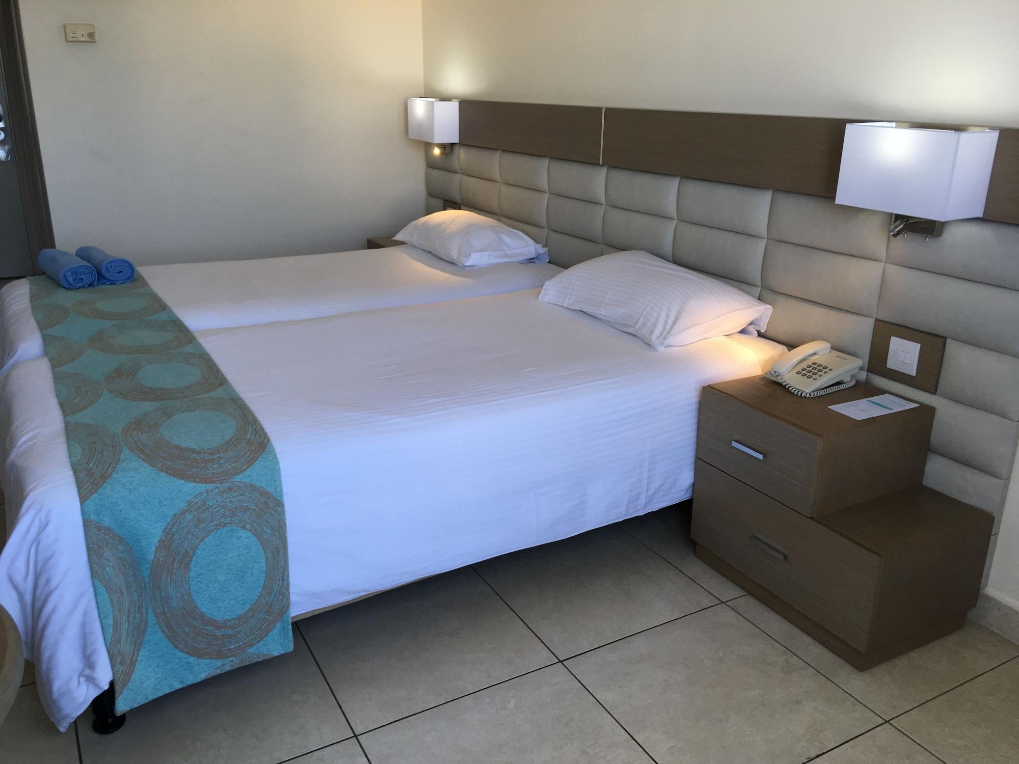 阿凡提酒店 Paphos 外观 照片